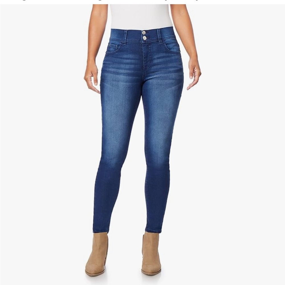 Woman’s Jeans size 10/30   Everluxe. Curvy - skinny
